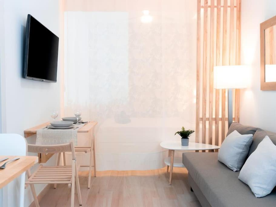 Acogedor Estudio En Triana Con Jacuzzi Y Wifi Севиля Екстериор снимка