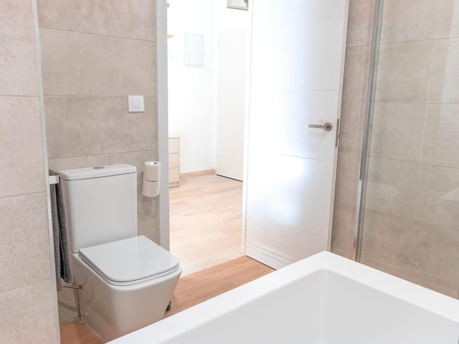 Acogedor Estudio En Triana Con Jacuzzi Y Wifi Севиля Екстериор снимка