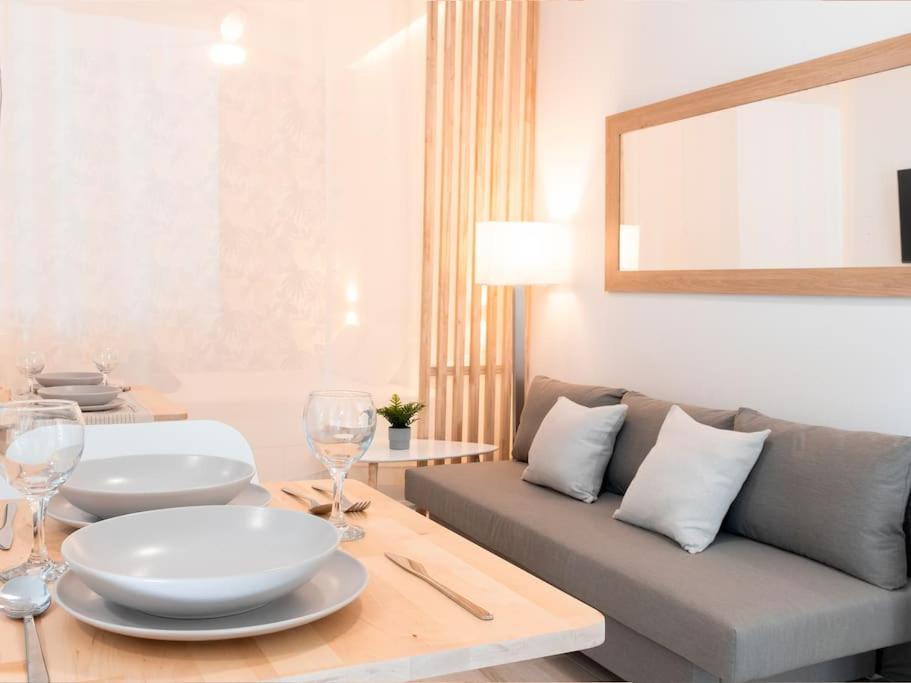 Acogedor Estudio En Triana Con Jacuzzi Y Wifi Севиля Екстериор снимка