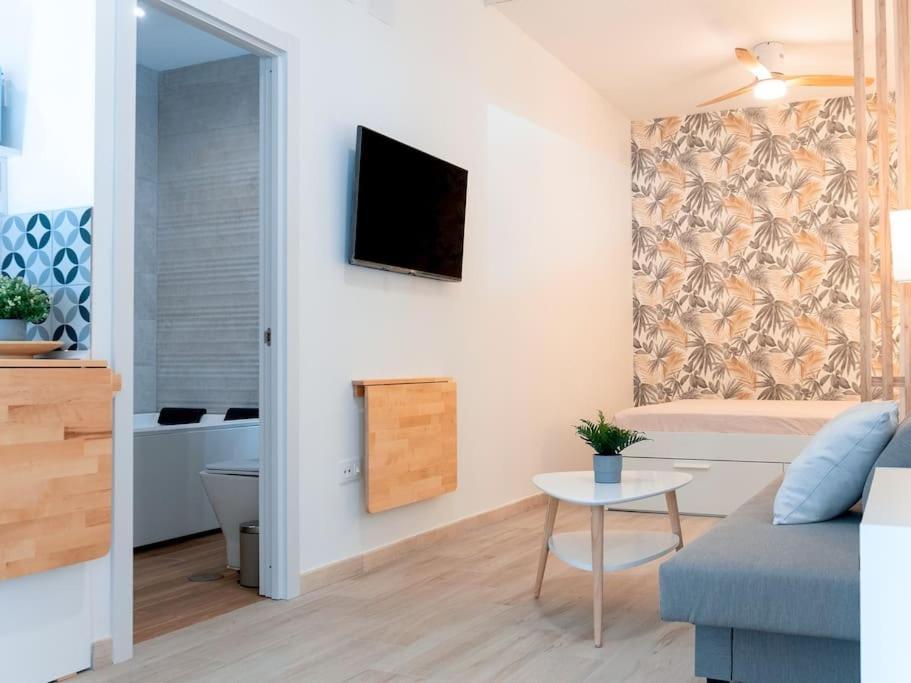 Acogedor Estudio En Triana Con Jacuzzi Y Wifi Севиля Екстериор снимка
