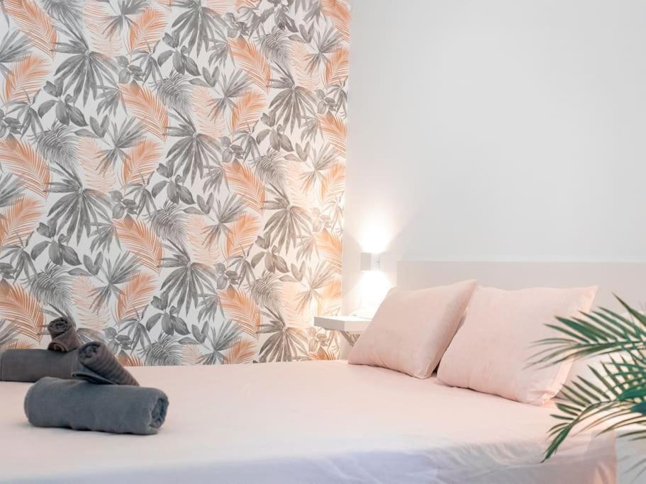 Acogedor Estudio En Triana Con Jacuzzi Y Wifi Севиля Екстериор снимка