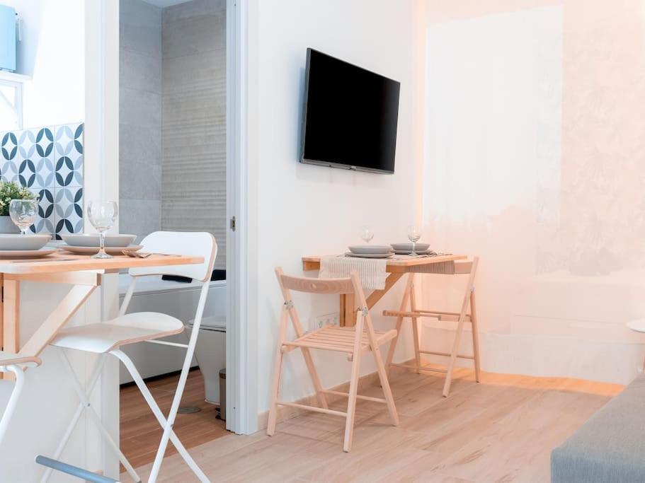 Acogedor Estudio En Triana Con Jacuzzi Y Wifi Севиля Екстериор снимка