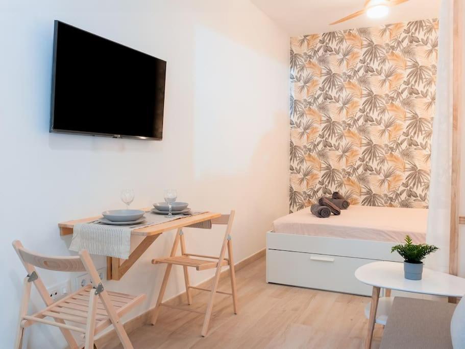 Acogedor Estudio En Triana Con Jacuzzi Y Wifi Севиля Екстериор снимка