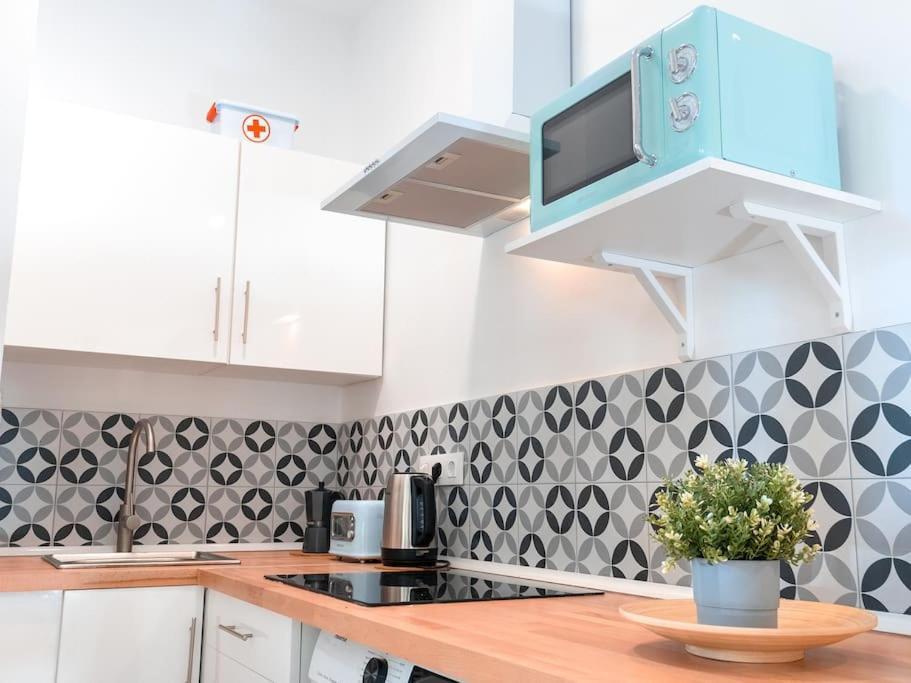 Acogedor Estudio En Triana Con Jacuzzi Y Wifi Севиля Екстериор снимка