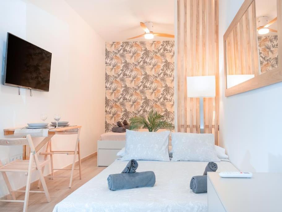 Acogedor Estudio En Triana Con Jacuzzi Y Wifi Севиля Екстериор снимка